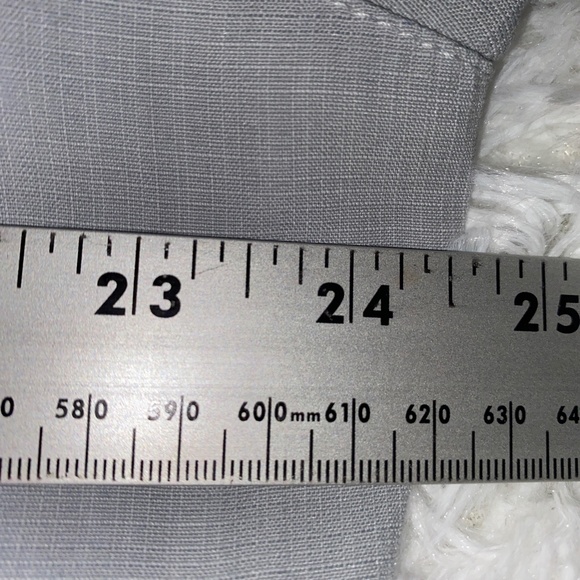 Gray Columbia Button Down SS Shirt in Great Condition - Picture 4 of 4